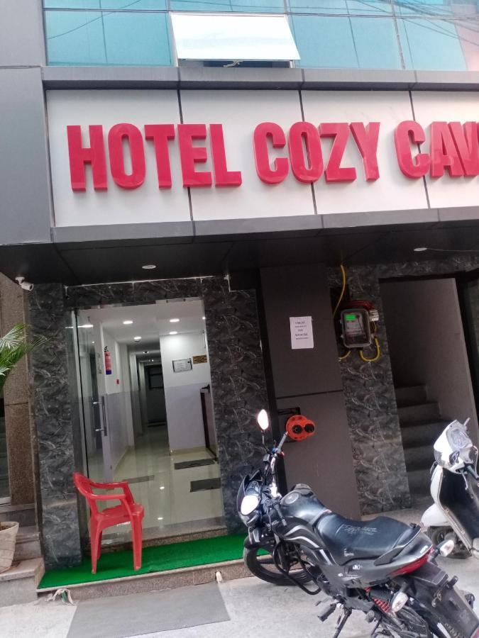 Hotel cozy cave Nuova Delhi Esterno foto