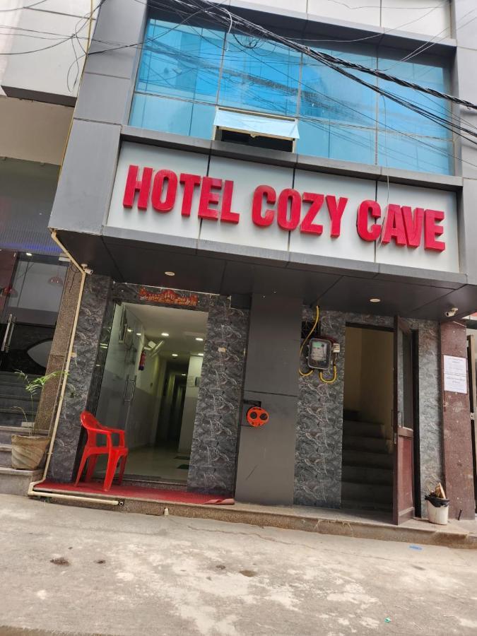 Hotel cozy cave Nuova Delhi Esterno foto
